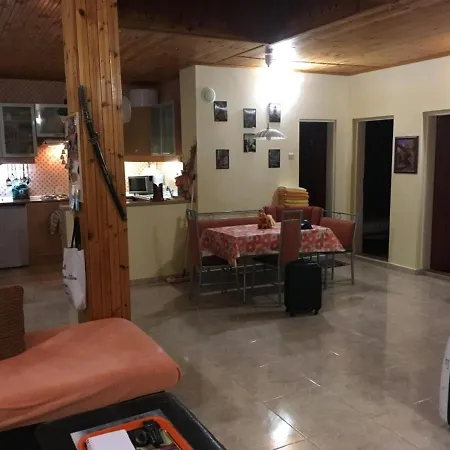 Villa Inviting 4-bed In Dolishte *