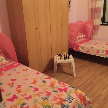 Villa Inviting 4-bed In Dolishte