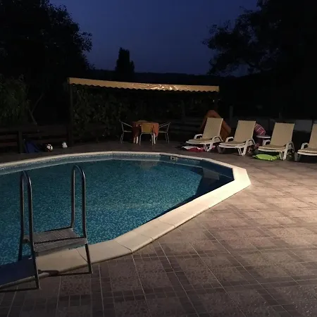 Inviting 4-bed In Dolishte Villa